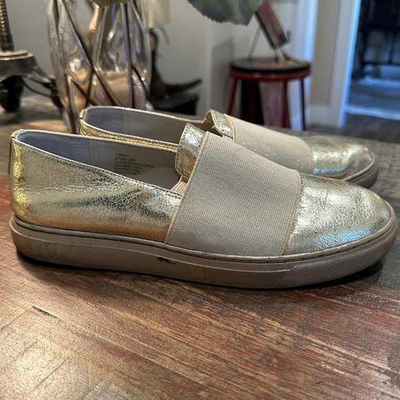 LOGO Lori Goldstein Gold Slip on Sneaker style Awesomeness - Size 9 - Picture 3 of 6